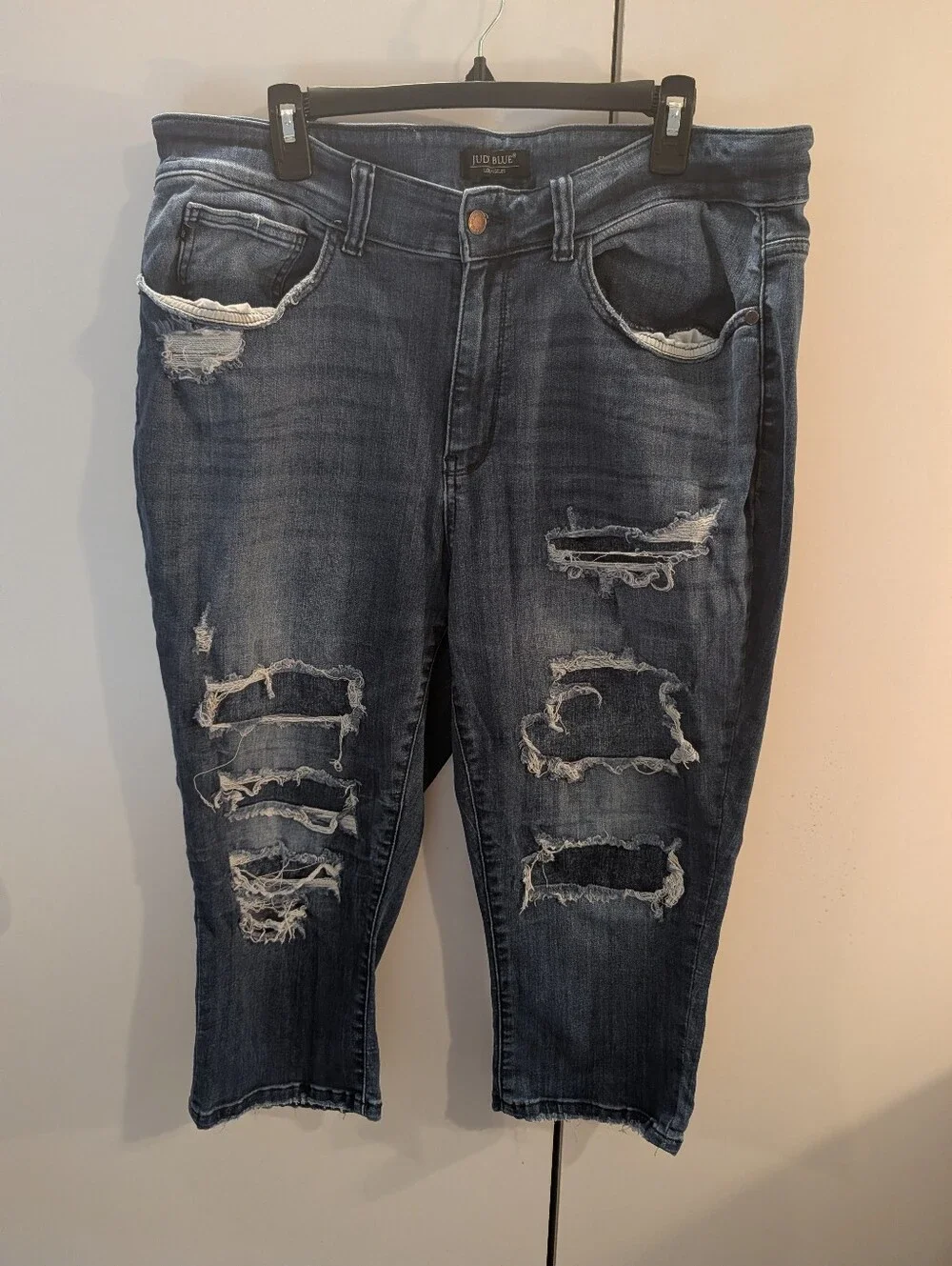 Judy Blue Woman's 20W Skinny Fit Capri Distressed Dark Blue Women’s Jeans